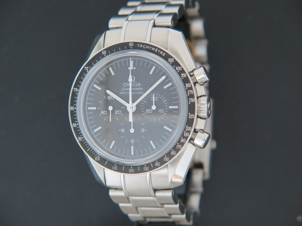 Omega - Speedmaster Professional Moonwatch Sapphire 