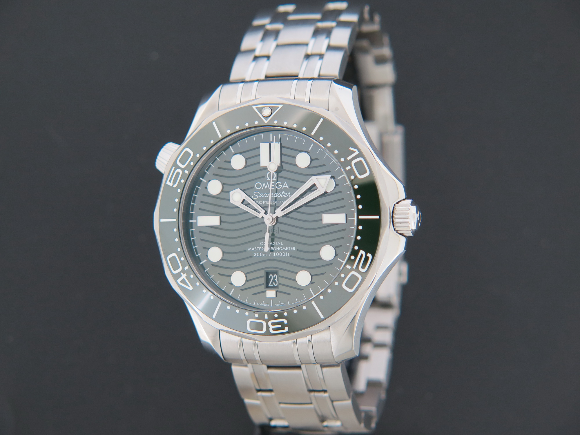 Omega Seamaster Diver 300M Co-Axial Master Chronometer Green Dial NEW 21030422010001