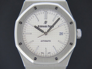 Audemars Piguet Royal Oak Selfwinding 15400ST.OO.1220ST.02 Silver Dial