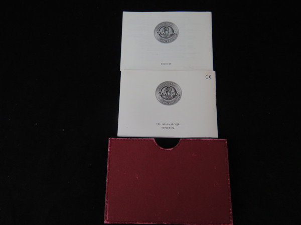 Omega - Card Holder with booklets