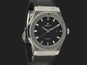 Hublot Classic Fusion Titanium Black Dial 42mm 542.NX.1171.LR NEW