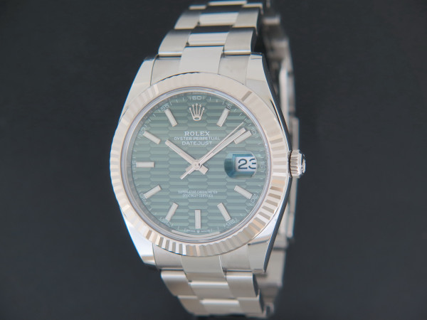 Rolex - Datejust 41 Mint Green Motif Dial 126334 NEW 