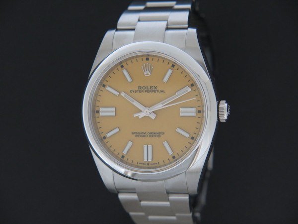 Rolex - Oyster Perpetual 41 Yellow Dial 124300 NEW