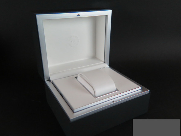 IWC -  Box