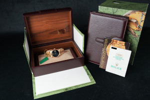 Rolex Day-Date 36 Yellow Gold Onyx Dial 18238