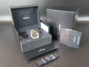 Tudor Heritage Black Bay Harrods 79230G NEW