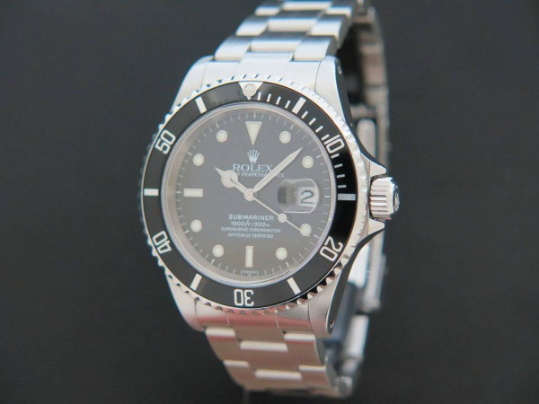 Rolex - Oyster Perpetual Submariner Date