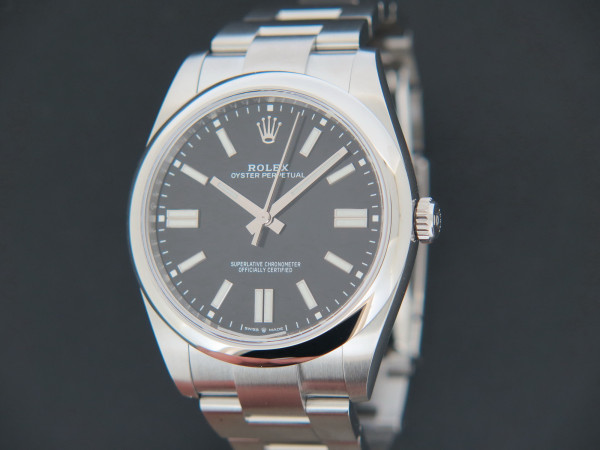 Rolex - Oyster Perpetual 41 Black Dial 124300 NEW