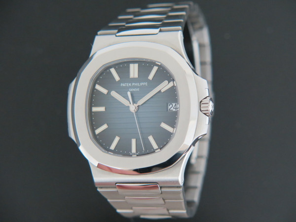 Patek Philippe - Nautilus 5711/1A