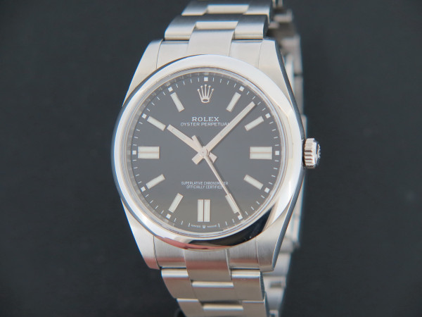 Rolex - Oyster Perpetual 41 Black Dial 124300
