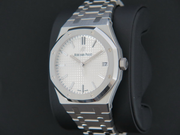 Audemars Piguet - Royal Oak Selfwinding 15500ST.OO.1220ST.04 Silver Dial NEW 