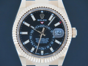 Rolex Sky-Dweller Yellow Gold Rubber Strap 326238 