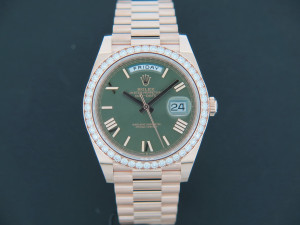 Rolex Day-Date 40 Everose Green Roman Dial 228345RBR NEW