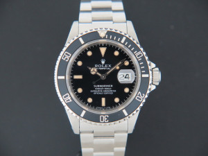 Rolex Submariner Date 16610 W-serial