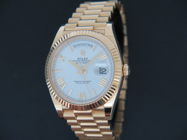 Rolex - Day-Date 40 Yellow Gold White Roman Dial  228238