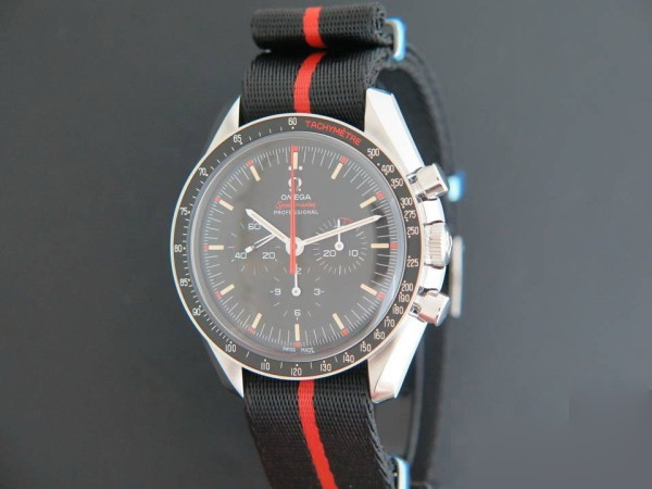 Omega - Speedmaster Professional ULTRAMAN NOS 311.12.42.30.01.001