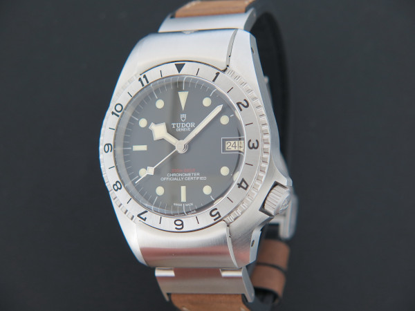 Tudor - Black Bay P01 70150 NEW