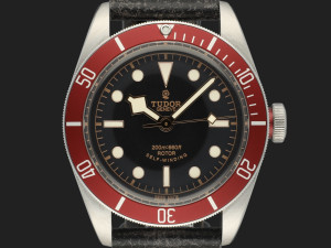 Tudor Heritage Black Bay Red 79220R