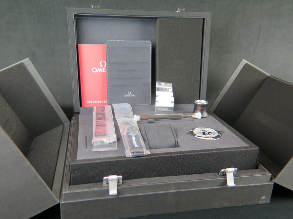 Omega - Speedmaster Box Set with Accessories