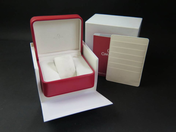 Omega - Box and Cardholder