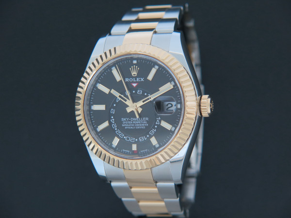 Rolex - Sky-Dweller Gold/Steel Black 326933