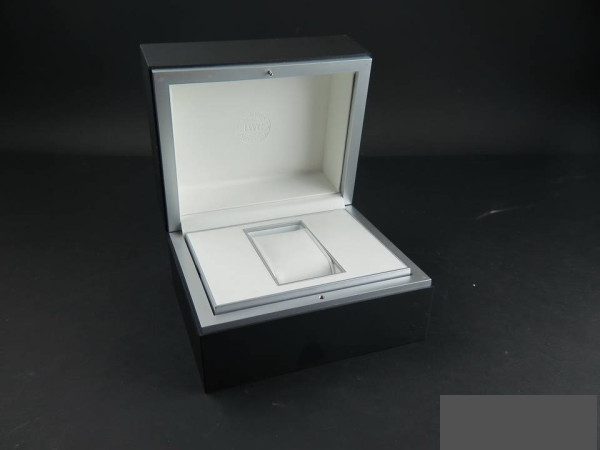 IWC - Box 