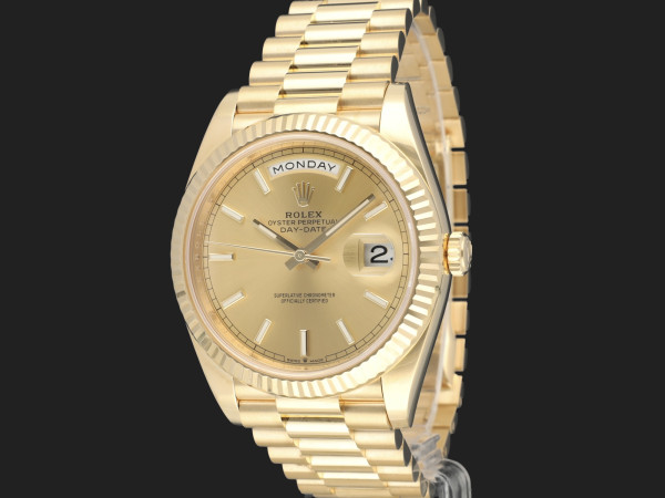 Rolex - Day-Date 40 Yellow Gold Champagne Dial 228238