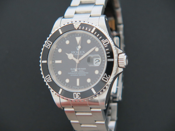 Rolex - Submariner Date 16610