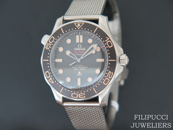 Omega - Seamaster Diver 300M 007 Edition NEW 210.90.42.20.01.001
