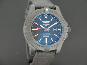 Breitling Avenger Blackbird 44 V17310