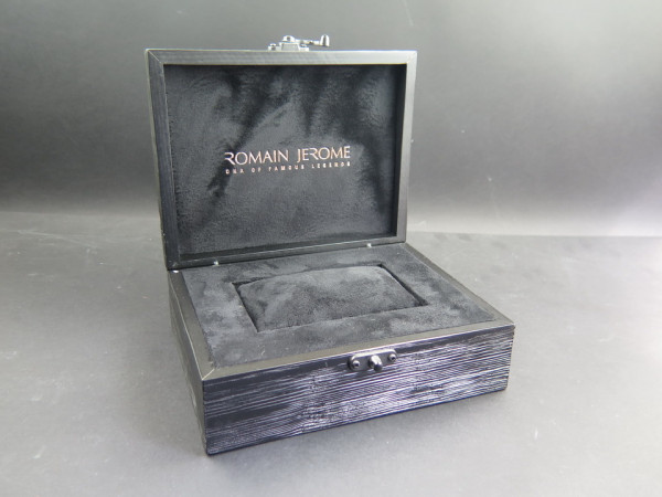 Romain Jerome - Watch Box