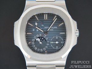 Patek Philippe Nautilus 5712/1A